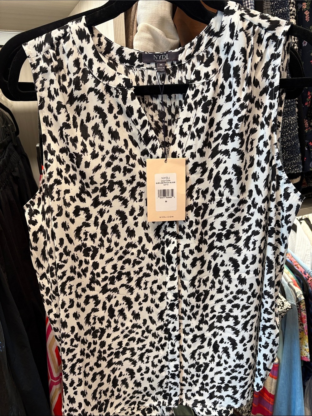 NYSJ top- M- NEW WITH TAGS